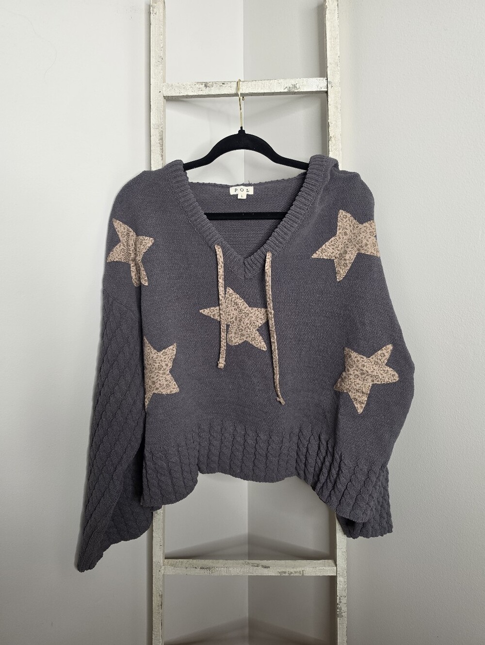 POL Women's Large Star Print Hooded Pullover Sweater